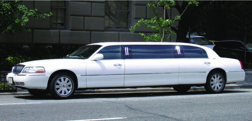 Limousine der Clever Heidenheimer Autovermietung in der Frontansicht